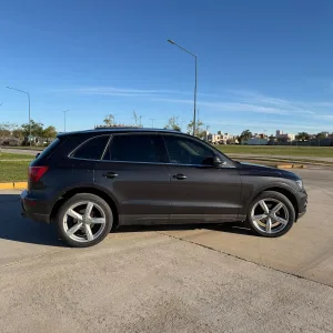 Audi Q5 Luxury 2.0 211 HP