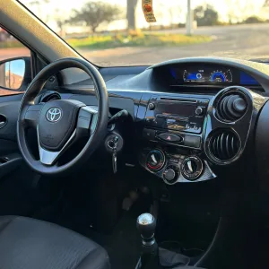 Toyota Etios 1.5 X GNC