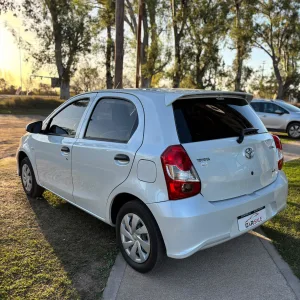 Toyota Etios 1.5 X GNC