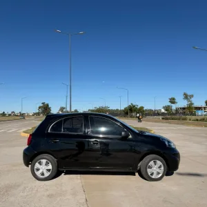 Nissan March 1.6 Atractive Pure Drive