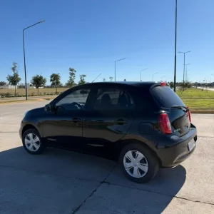 Nissan March 1.6 Atractive Pure Drive