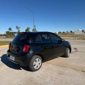 Nissan March 1.6 Atractive Pure Drive