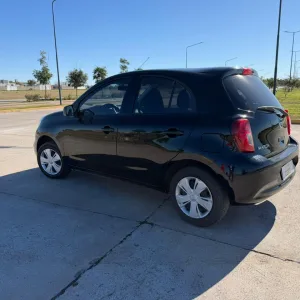 Nissan March 1.6 Atractive Pure Drive